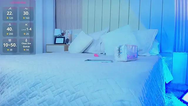 Cristal_amour from StripChat is Freechat