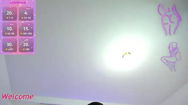 Cristal_Velle from StripChat is Freechat