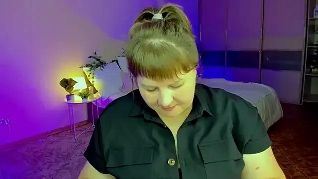 CrystaalStaar from StripChat is Freechat