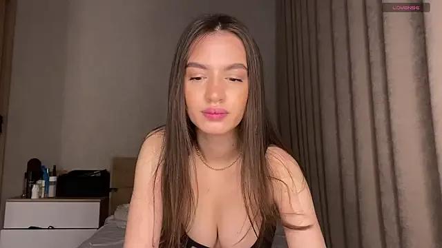 cuddlies_girl from StripChat is Freechat