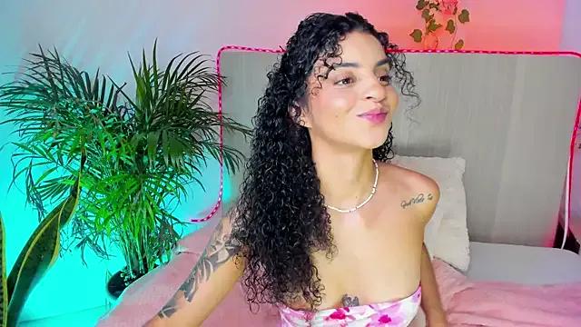 CurlyRose__ from StripChat is Freechat