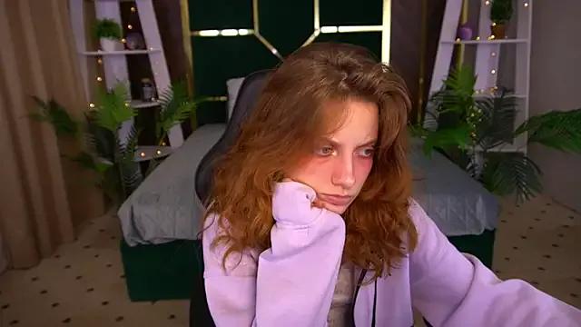 CuteeFoxy from StripChat is Freechat