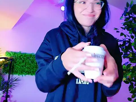 CutenessGirl from StripChat is Freechat