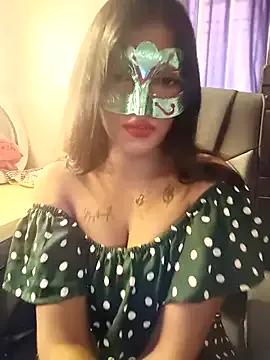 cuteniaa from StripChat is Freechat