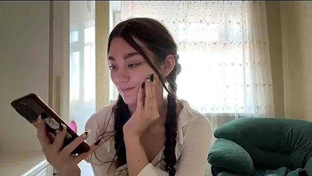 Cuteviola from StripChat is Freechat
