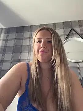 CutieCurvyGirlxo from StripChat is Freechat