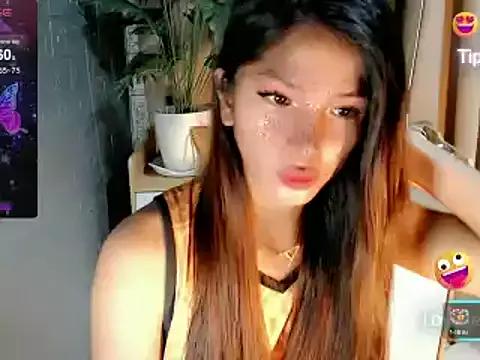 Cutierhyxx from StripChat is Freechat