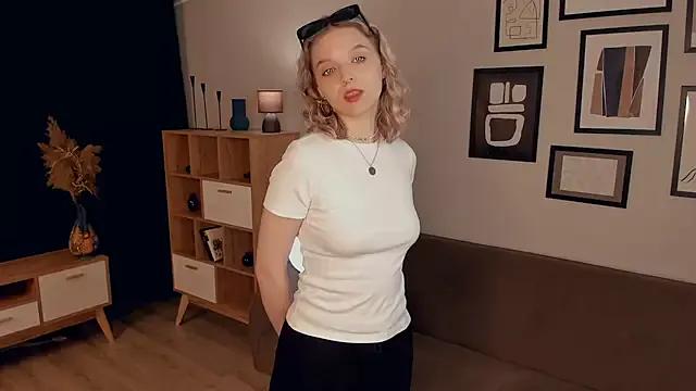 CwenHeaston from StripChat is Freechat