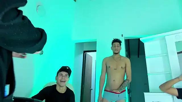 Daddys_insanee from StripChat