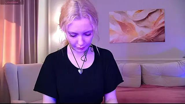 DaisyQuin from StripChat is Freechat