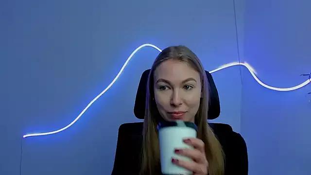 Dana_flowers from StripChat