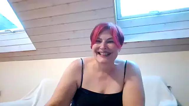 Danalove8888 from StripChat