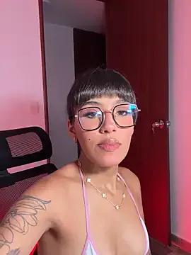 Danicute_ from StripChat is Freechat