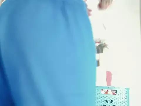 Dann22_- from StripChat is Freechat