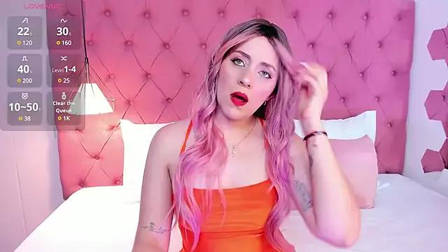 DannaCouper from StripChat