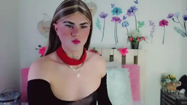 Danniela_- from StripChat is Freechat