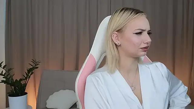 DanniiDark from StripChat is Freechat
