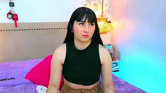 Daphnee-x from StripChat is Freechat