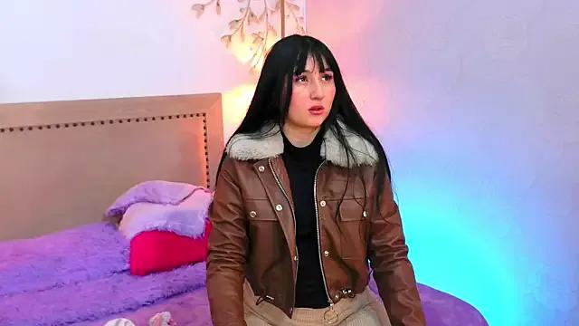 Daphnee-x from StripChat is Freechat