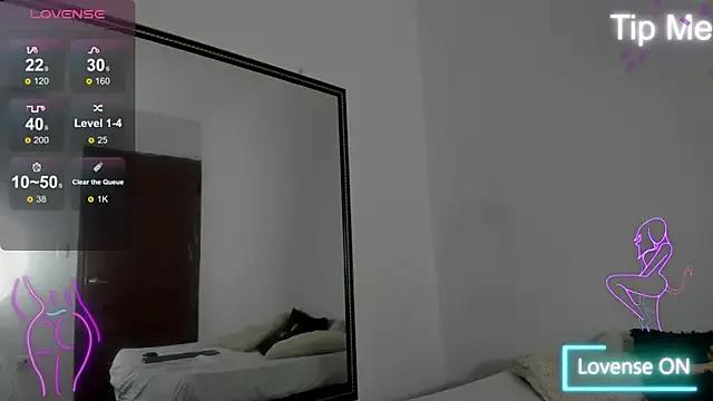 Dark_dolly_ from StripChat is Freechat