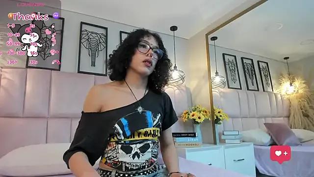 Dark_nina_ from StripChat is Freechat