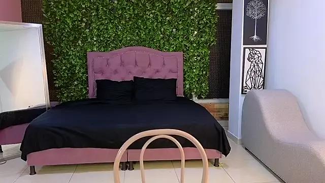 darlyn_reader from StripChat is Freechat