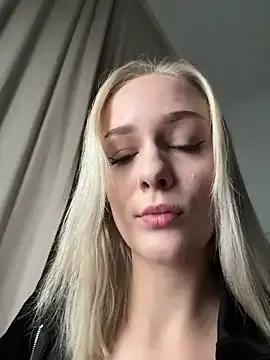 DaryaDoll from StripChat is Freechat