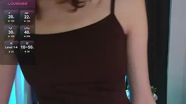 DebiHenks from StripChat is Freechat