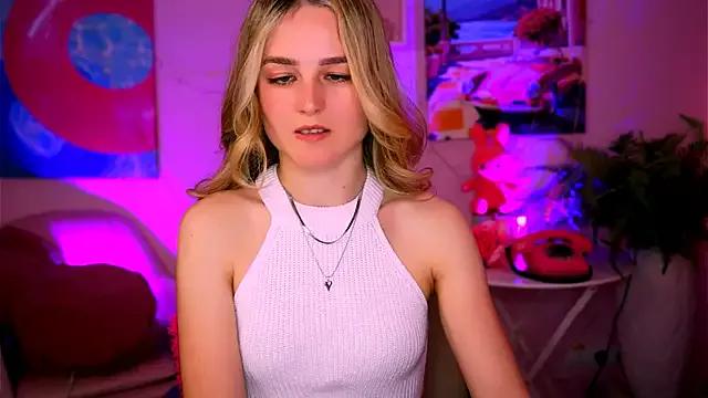 DeboraLarson from StripChat is Freechat