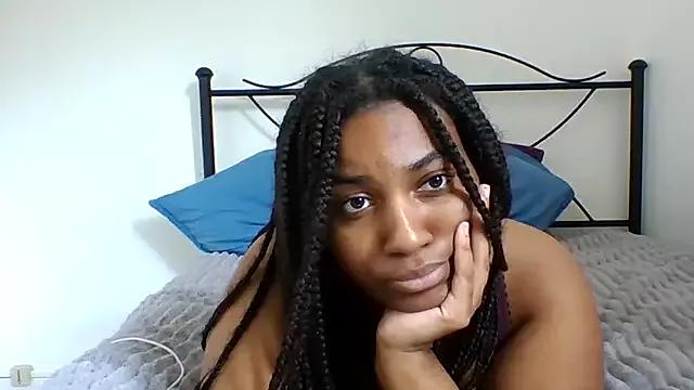 Deesse_lauraa from StripChat