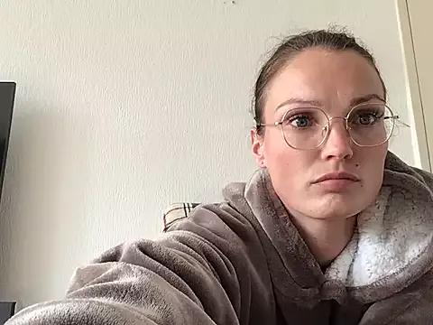 DeniseStarr from StripChat is Freechat