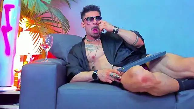 dennis_cox1 from StripChat is Freechat