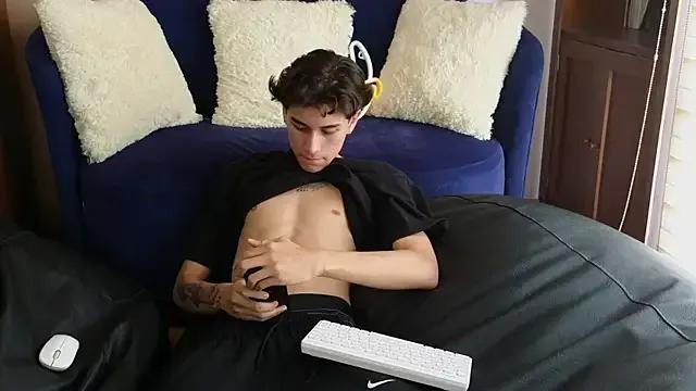 Derekswan from StripChat is Freechat