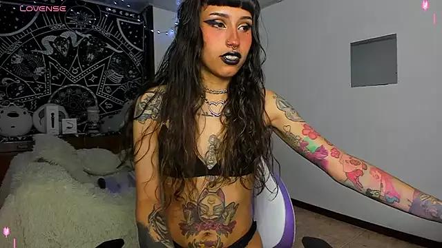 devadolll from StripChat is Freechat