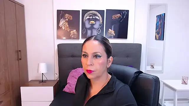 DianaPearls from StripChat is Freechat
