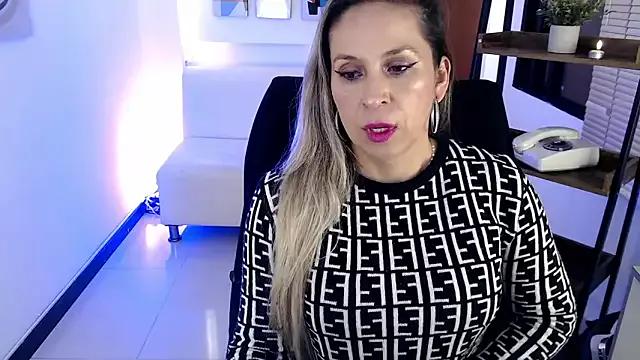 DianaPearls from StripChat is Freechat