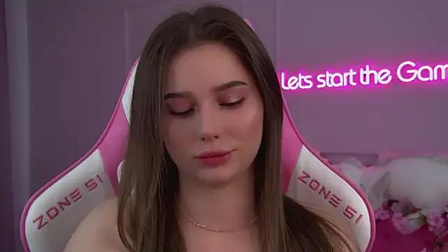 DianaVert from StripChat is Freechat