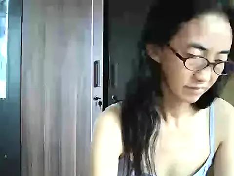 DJ_Kitty from StripChat is Freechat