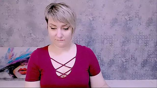 Djullia from StripChat is Freechat