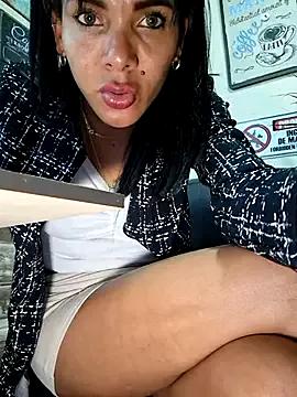 Doll_Loren from StripChat