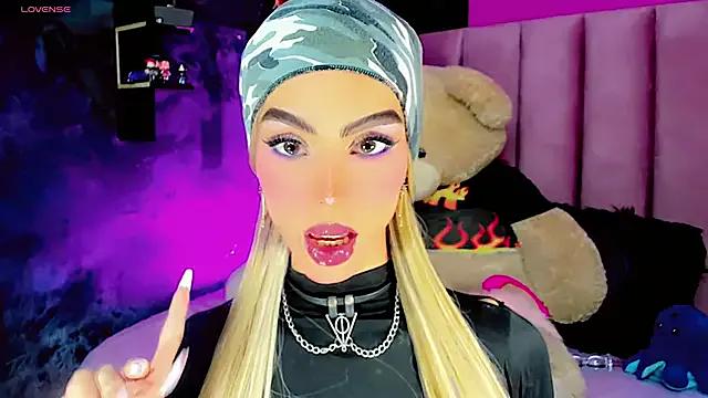 dollswit01 from StripChat