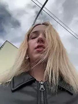 DollyTall from StripChat