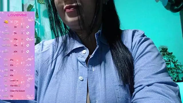 Donniia from StripChat