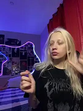 Dooubletroublee from StripChat