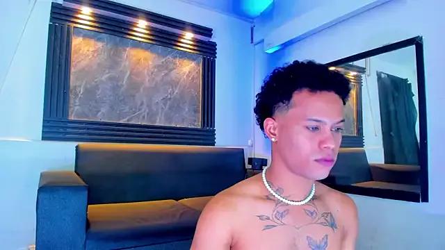 Dreams_Goldens from StripChat is Freechat