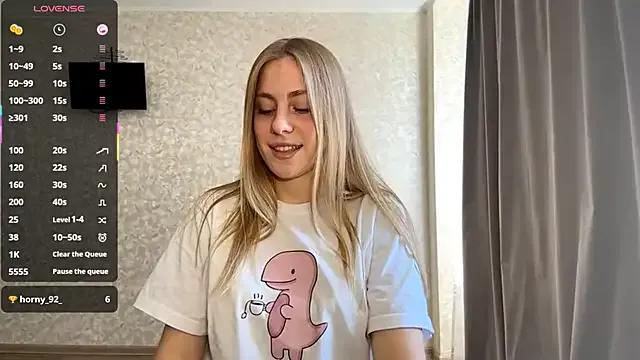 DreamyOlivia from StripChat is Freechat