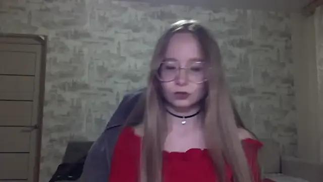 Eereni from StripChat is Freechat