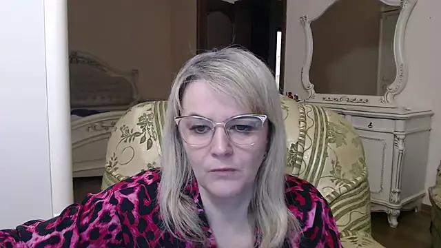 EleanoraDream from StripChat