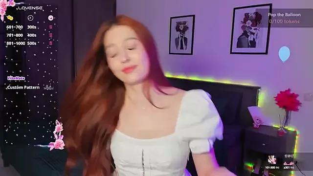 EleanorePeach from StripChat