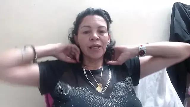electra-mommy from StripChat